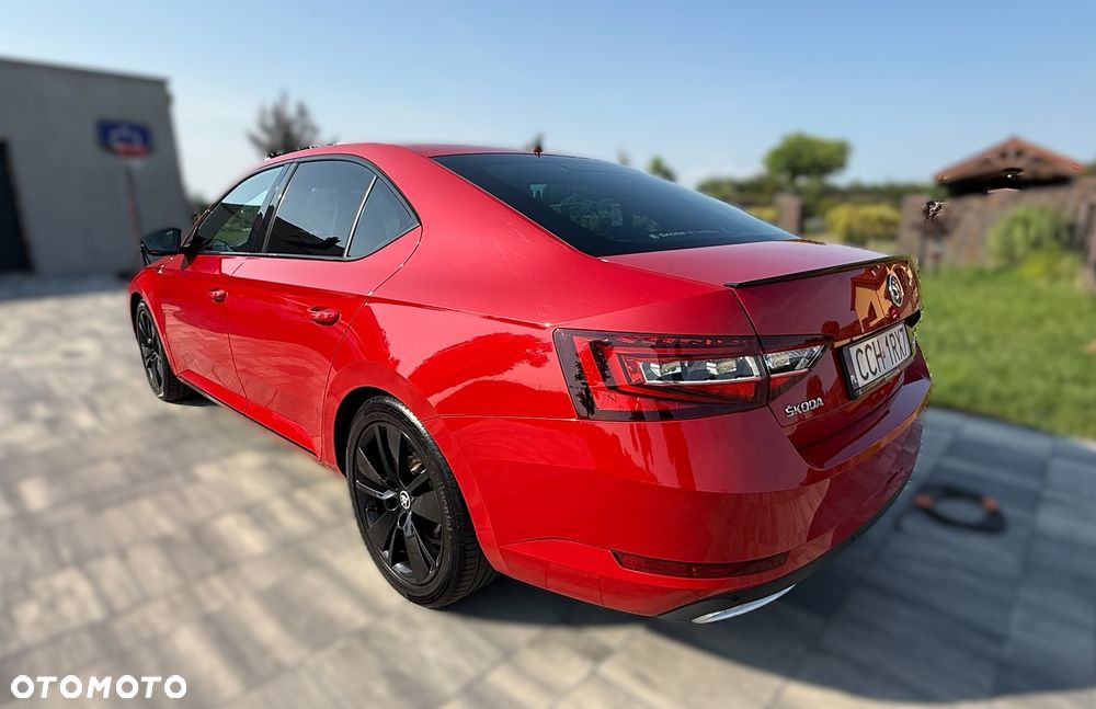 Skoda Superb 2.0 TDI Sportline DSG - 5