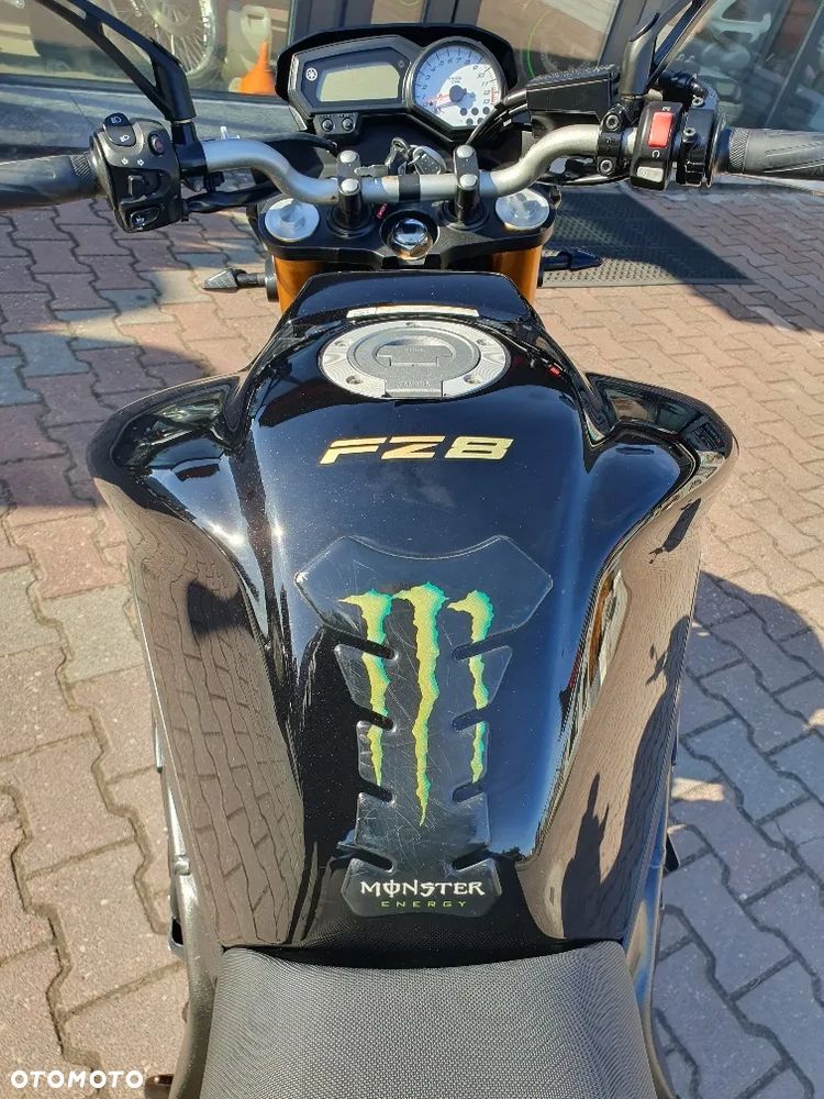 Yamaha FZ8 - 15