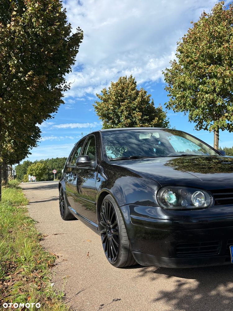 Volkswagen Golf - 10