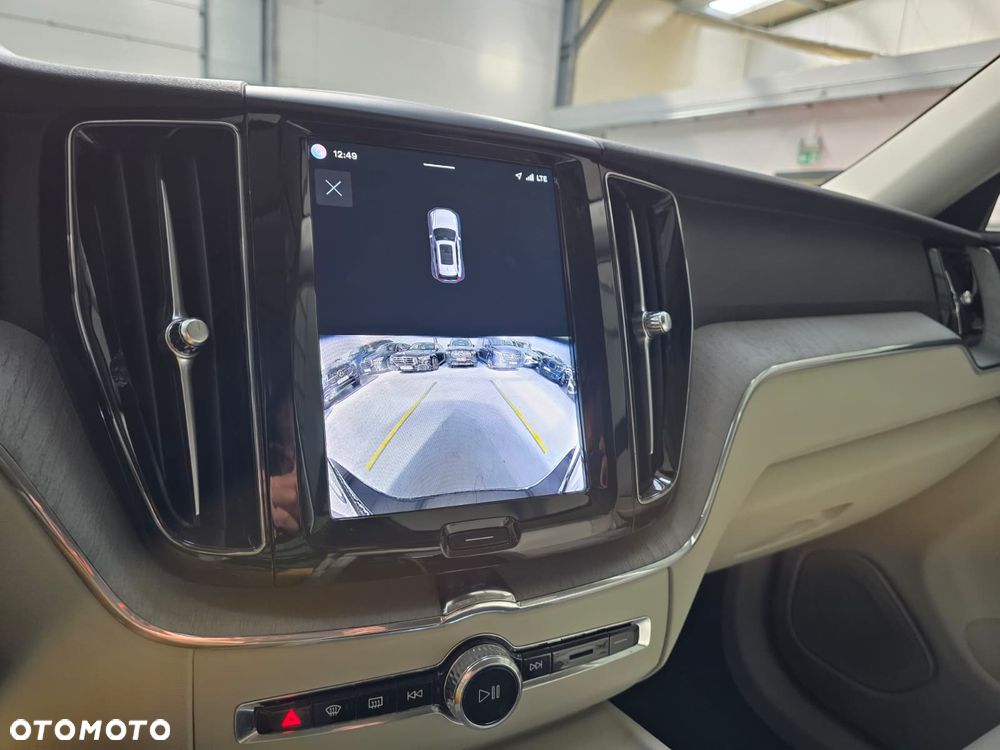 Volvo XC 60 B4 D AWD Plus Dark - 26