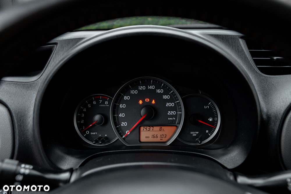 Toyota Yaris 1.33 Dynamic - 29