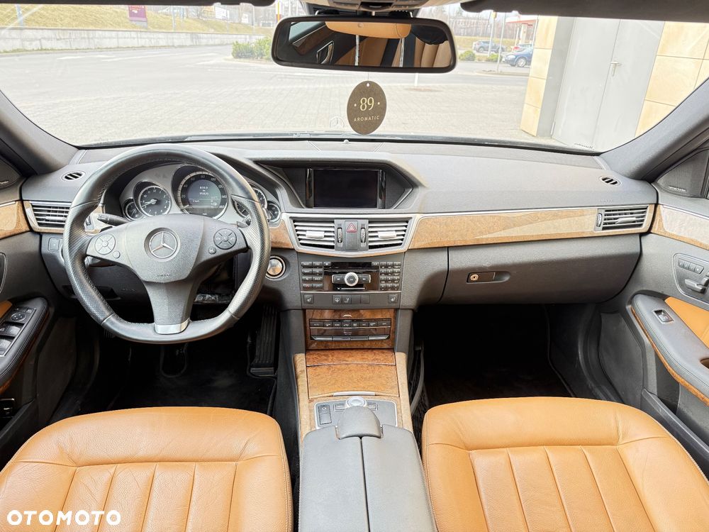 Mercedes-Benz Klasa E 350 4Matic Avantgarde Sport Edition AMG - 21