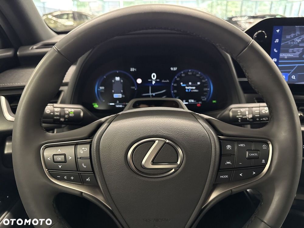 Lexus UX 300h F Sport Design - 21
