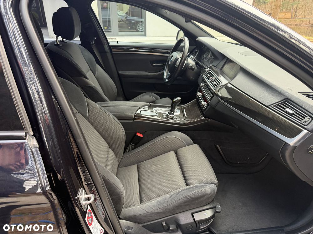 BMW Seria 5 525d - 17