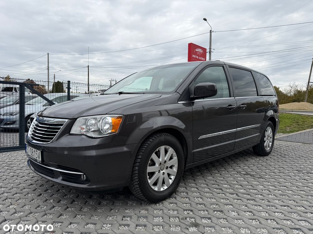 Chrysler Town & Country 2015 photo 5