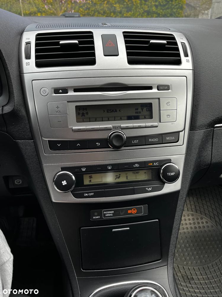 Toyota Avensis 2.0 D-4D Active - 11