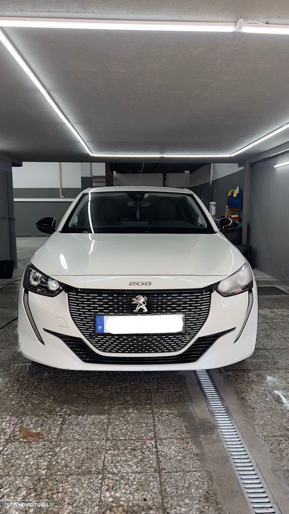 Peugeot e-208 Allure - 2
