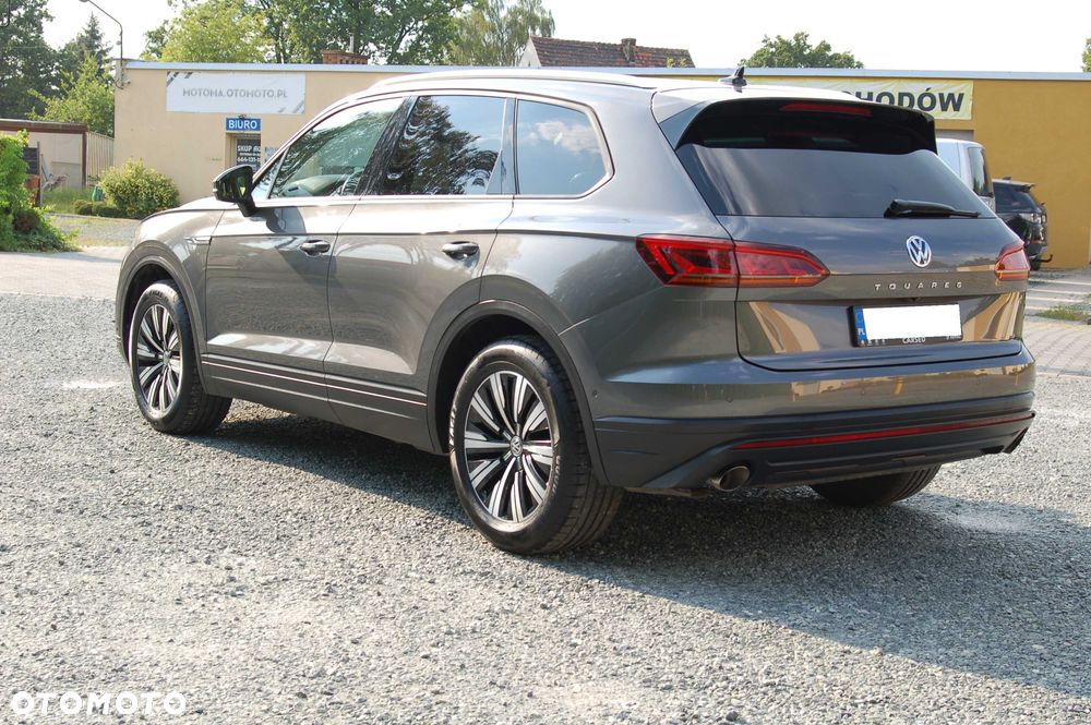 Volkswagen Touareg - 4