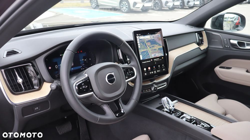 Volvo XC 60 B5 B AWD Plus Dark - 14