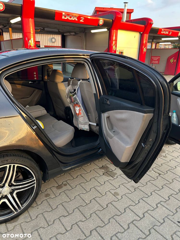 Volkswagen Passat 1.9 TDI Comfortline - 8