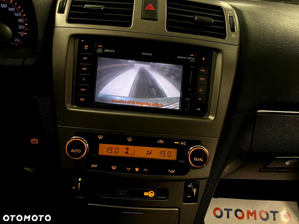 Toyota Avensis Touring Sports 1.8 Executive - 16