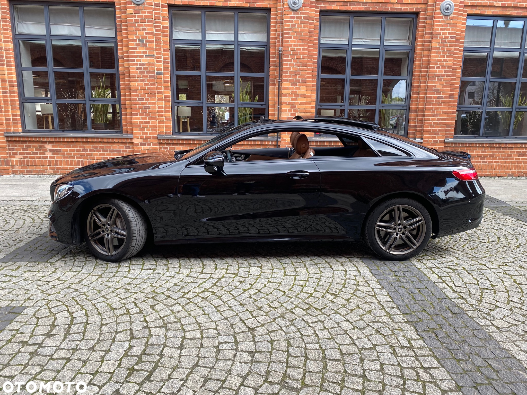 Mercedes-Benz Klasa E 400 4Matic Coupe 9G-TRONIC AMG Line - 2