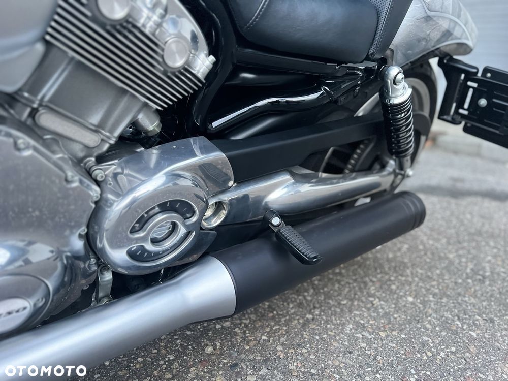 Harley-Davidson V-Rod Muscle - 36
