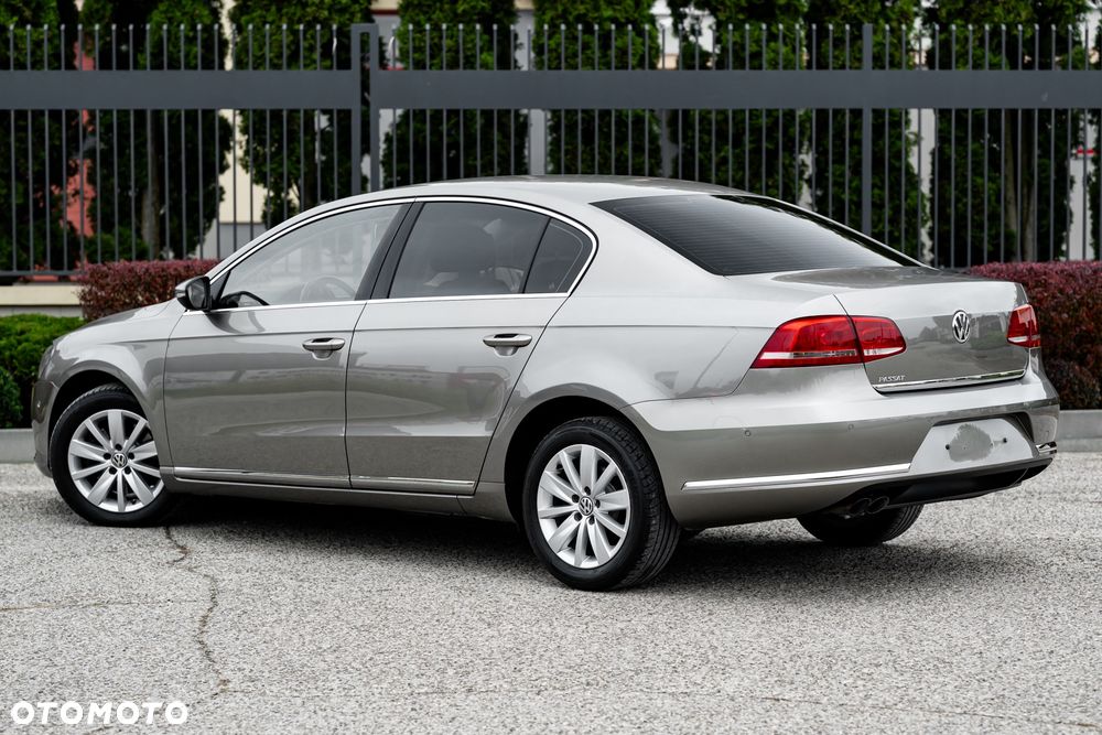 Volkswagen Passat 2.0 Blue TDI SCR Highline - 11