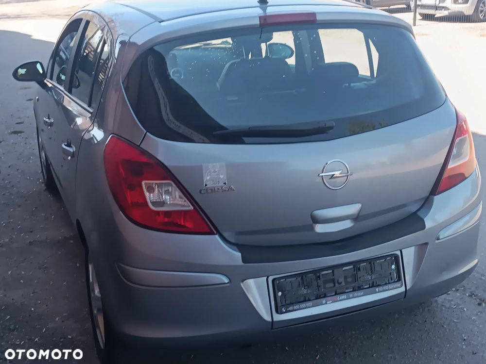 Opel Corsa 1.4 16V Edition - 9