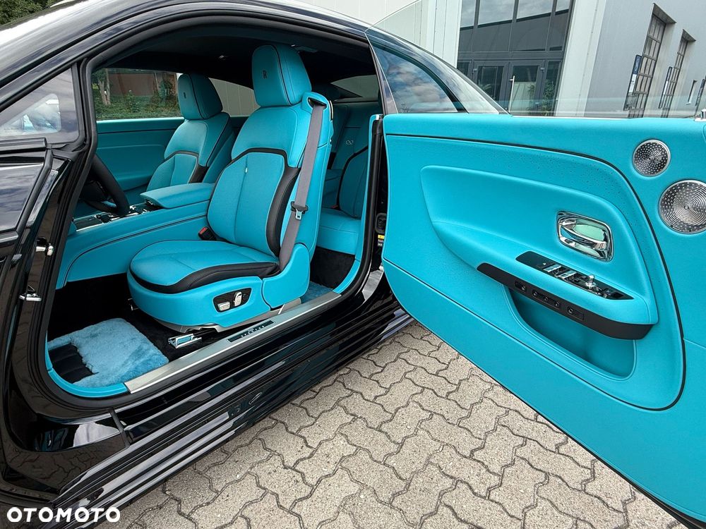 Rolls-Royce Spectre - 11