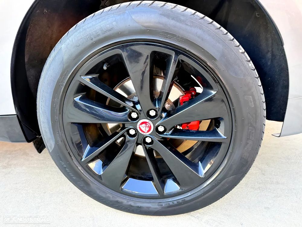 Jaguar F-Pace 2.0 P400e AWD R-Dynamic HSE - 52