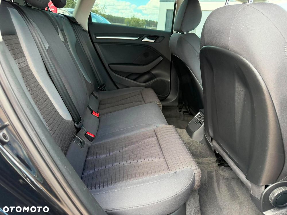 Audi A3 Sportback 2.0 TDI Ambiente - 18