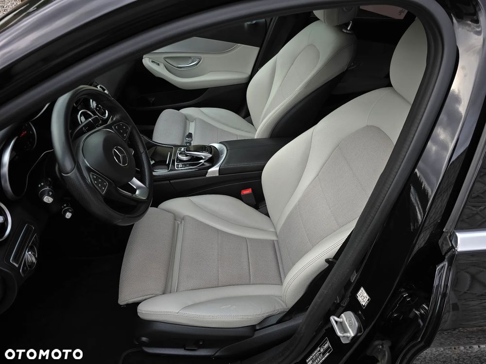 Mercedes-Benz Klasa C 250 (BlueTEC) d T 7G-TRONIC AMG Line - 15