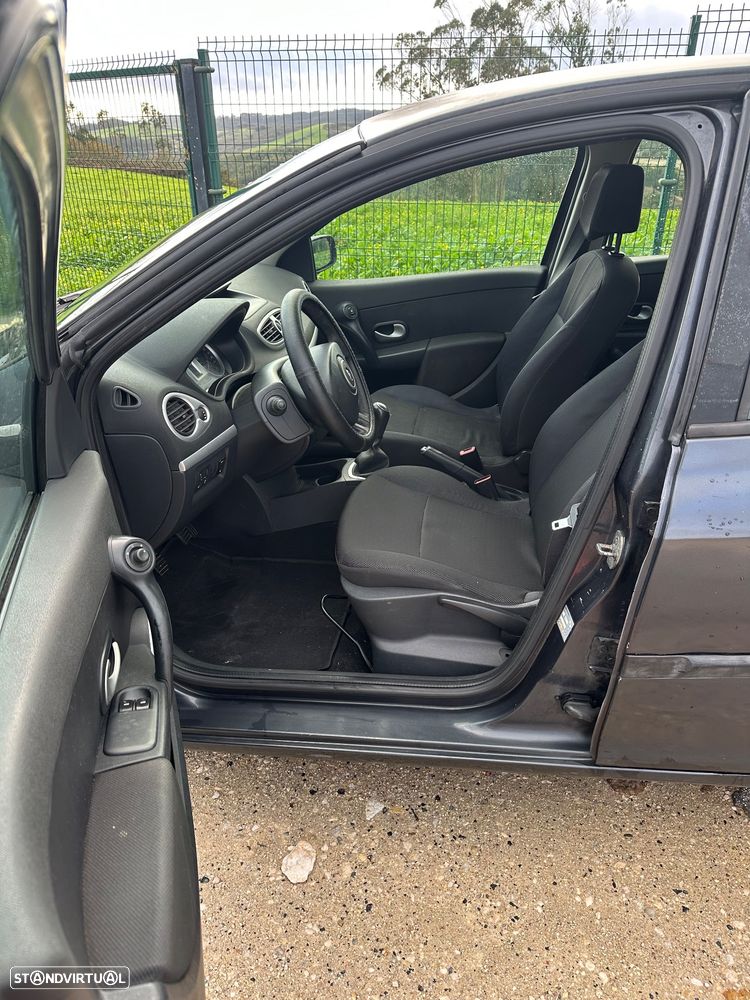 Renault Clio 1.2 16V Dynamique - 9