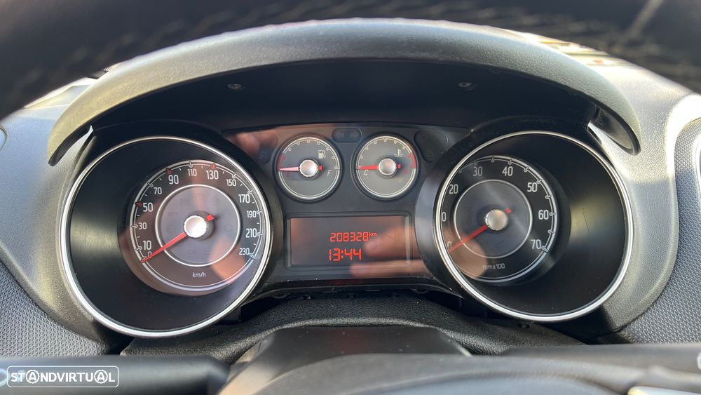 Fiat Punto 1.3 M-Jet Easy S&S - 13