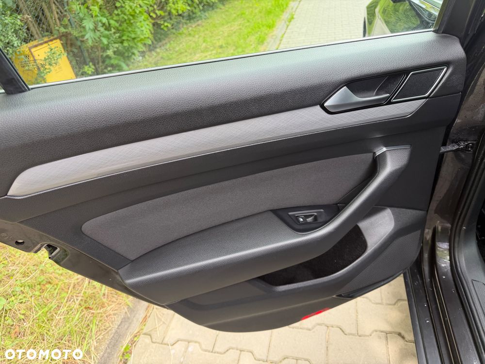 Volkswagen Passat 1.5 TSI EVO Business DSG - 24