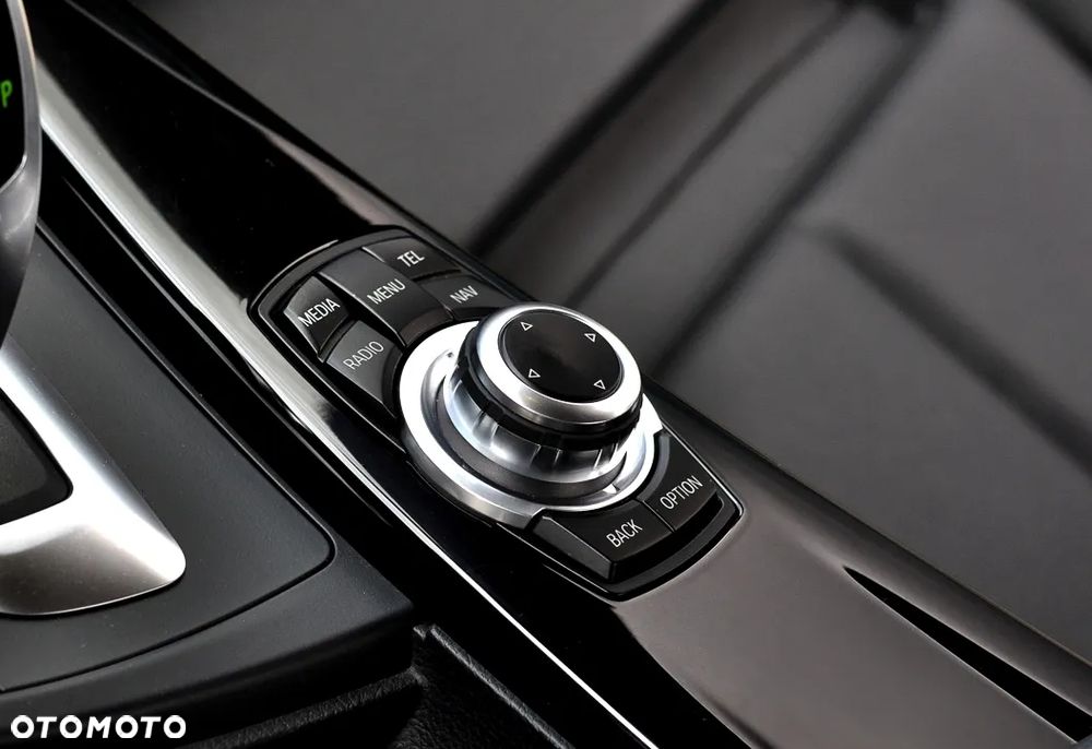 BMW 3GT 318d Sport Line - 33