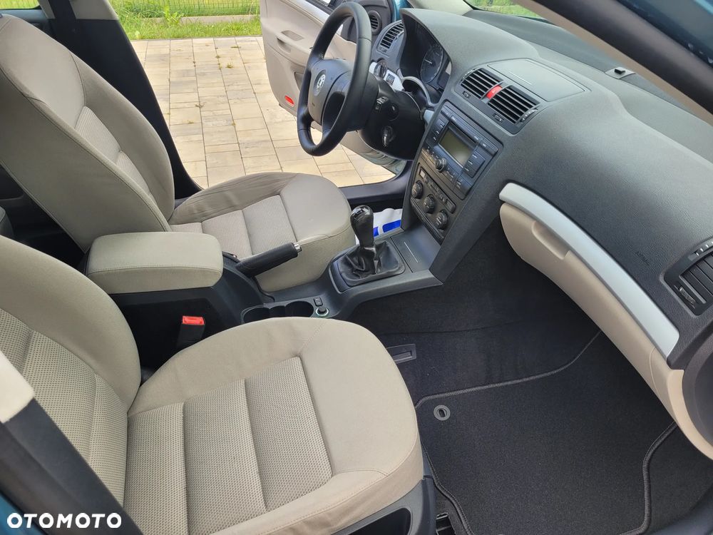 Skoda Octavia 1.6 Ambiente - 21