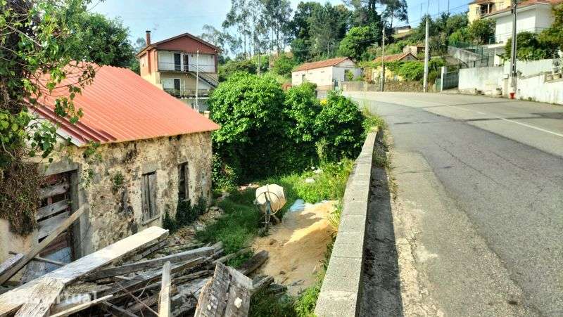 Prédio com 7 habitações para recuperar em Pindelo - Grande imagem: 4/8