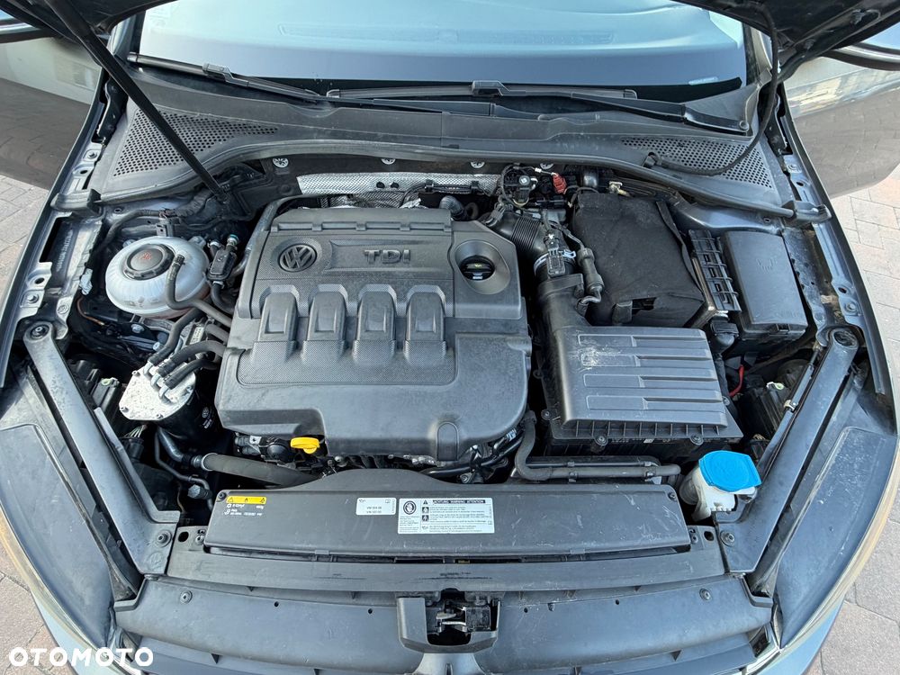 Volkswagen Golf 1.6 TDI DSG Sound - 36
