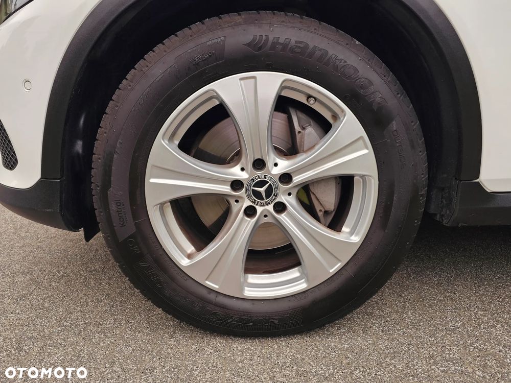 Mercedes-Benz GLC 250 4Matic 9G-TRONIC Exclusive - 9