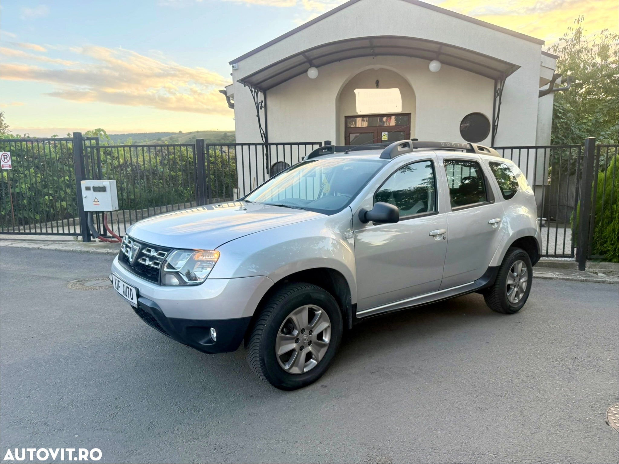 Dacia Duster 1.6 SCe Prestige jante 16" - 23