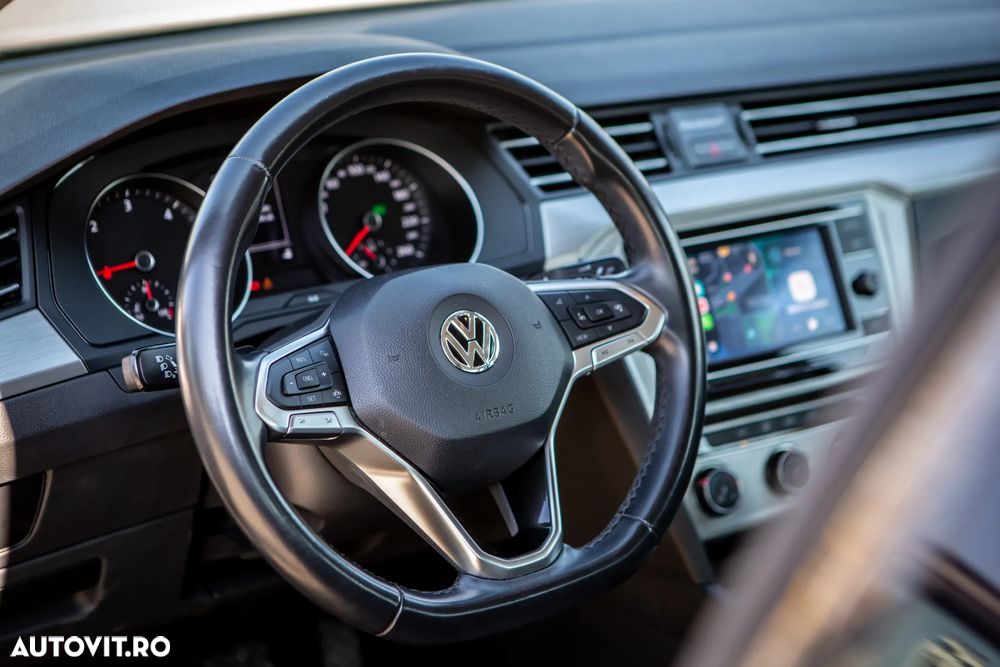 Volkswagen Passat - 10