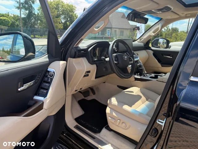 Toyota Land Cruiser - 10