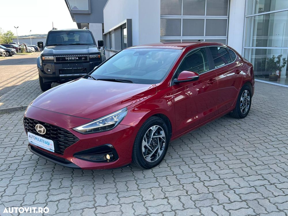 Hyundai i30 1.5 T-GDI 48V-Hybrid DCT Advantage - 8