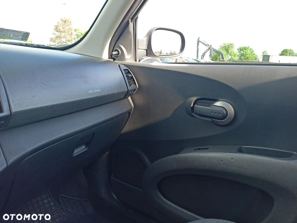 Nissan Micra - 11