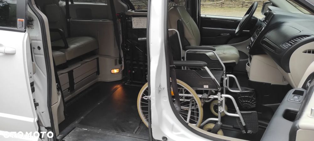 Dodge Caravan - 6
