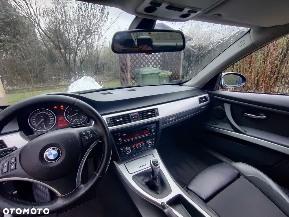 BMW Seria 3 325i - 13
