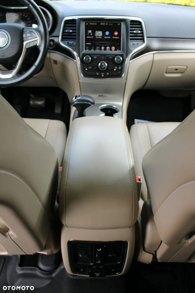 Jeep Grand Cherokee - 18