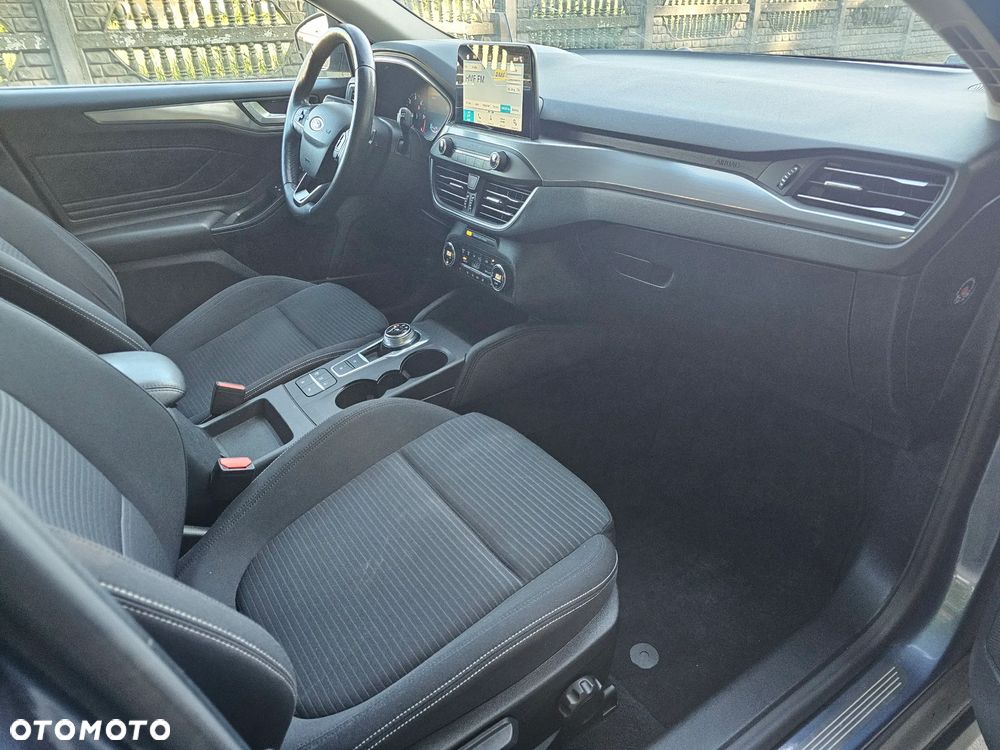 Ford Focus 2.0 TDCi DPF Titanium - 6