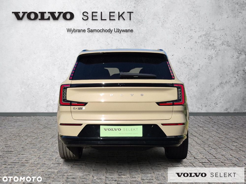 Volvo EX90 - 4