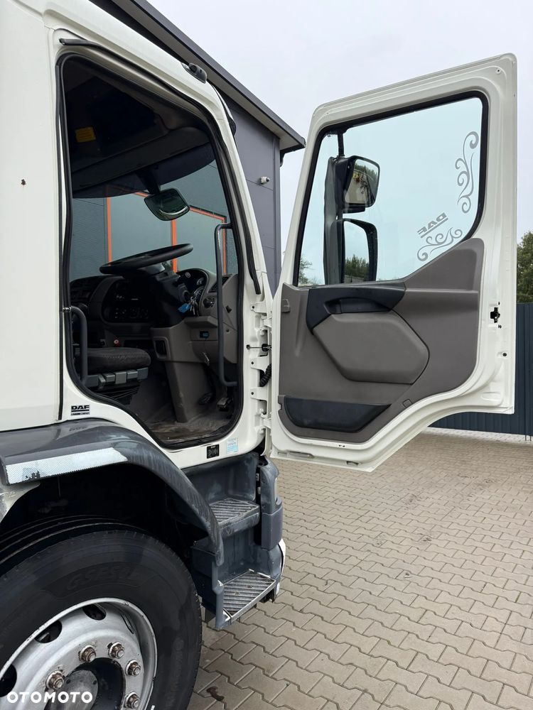 DAF LF CF 55.220 // ANGLIK // skrzynia z żurawiem HIAB 111 B-2 DUO // HDS żuraw dzwig kran Krane - 23