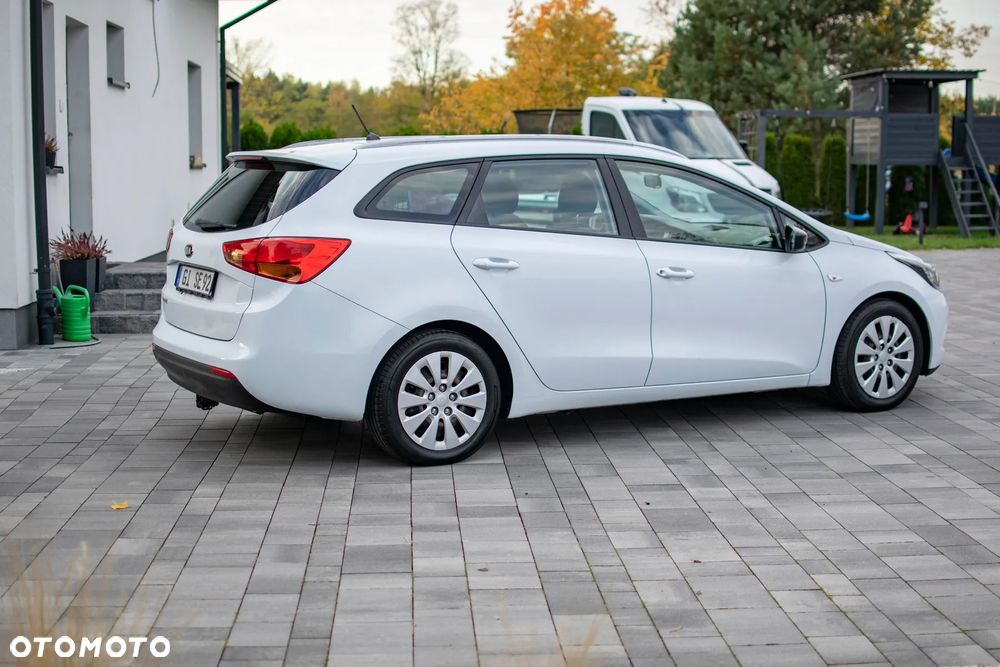 Kia Ceed - 16