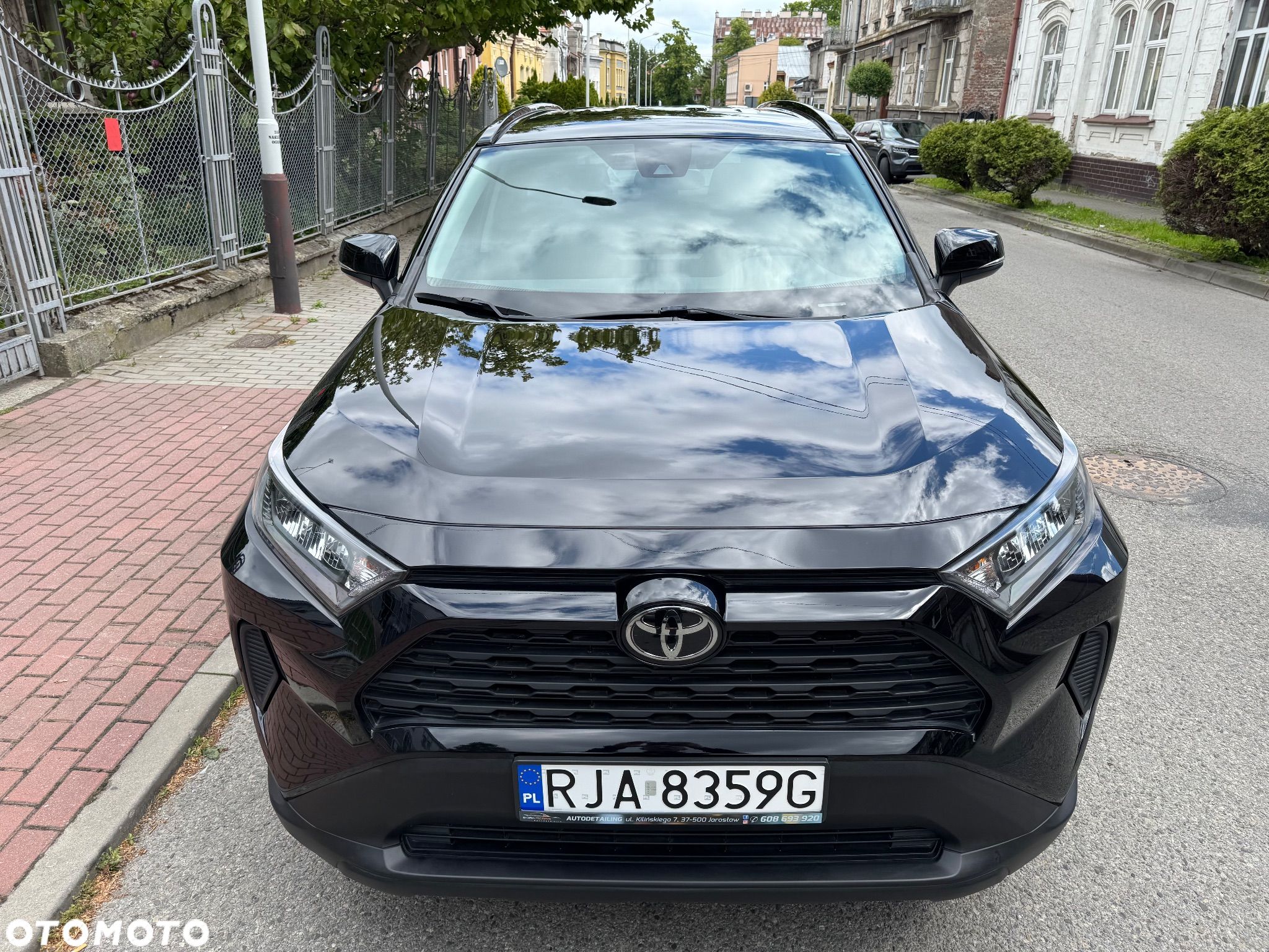 Toyota RAV4 - 1