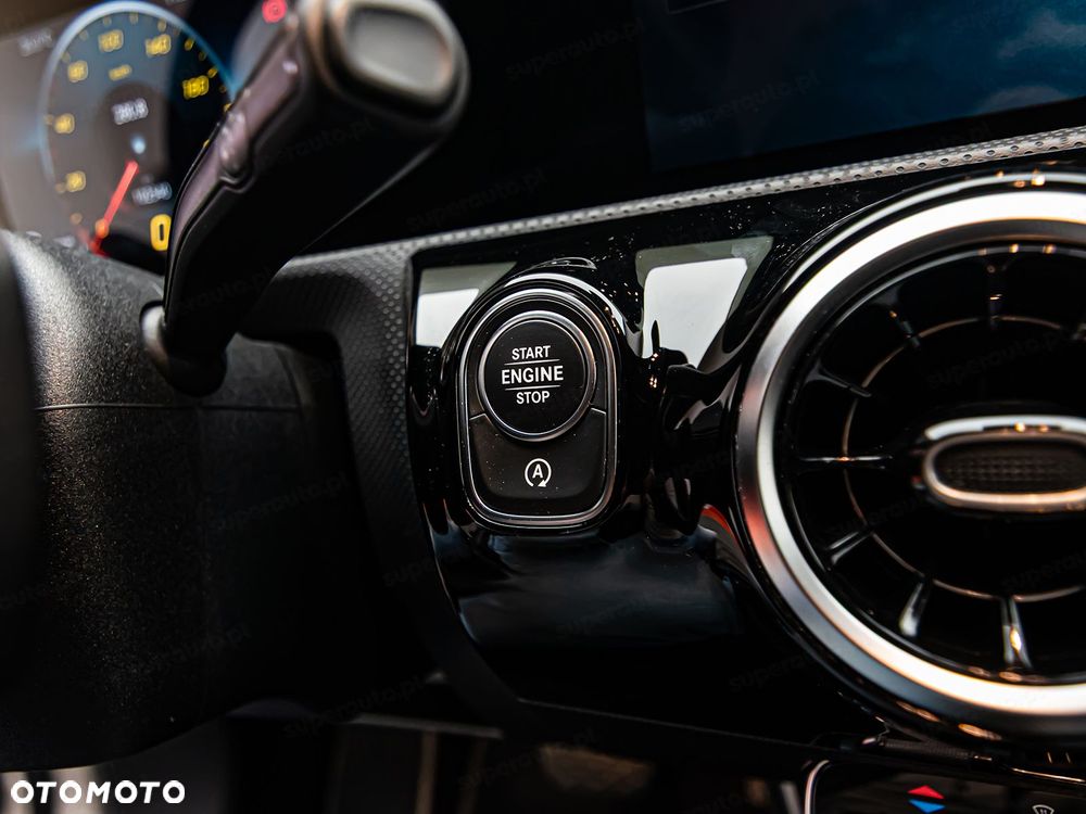 Mercedes-Benz CLA 200 d 8G-DCT - 17