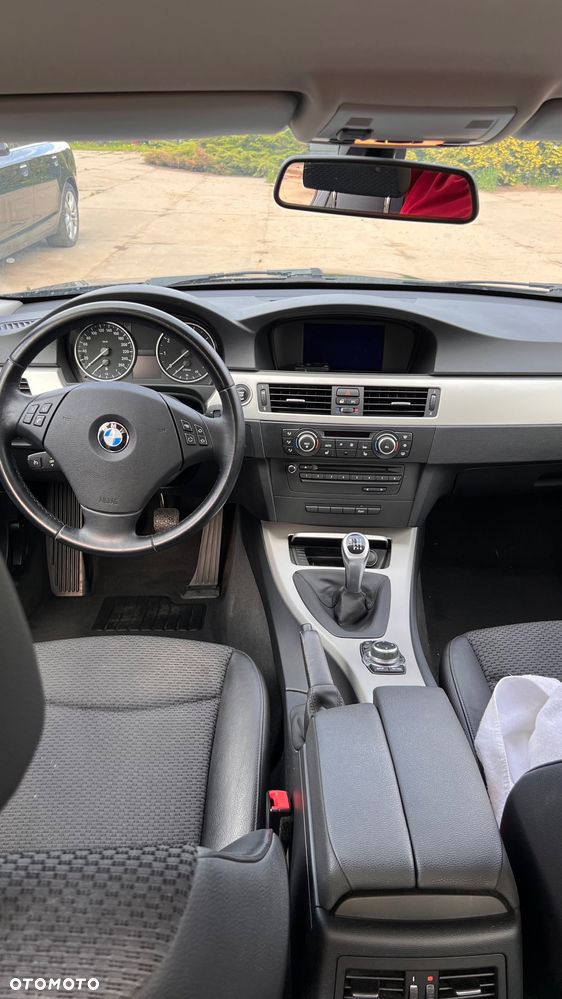 BMW Seria 3 318i - 16