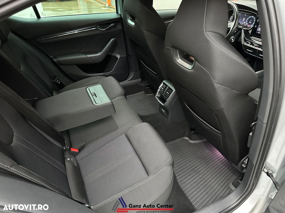 Skoda Octavia 2.0 TDI DSG Style - 12