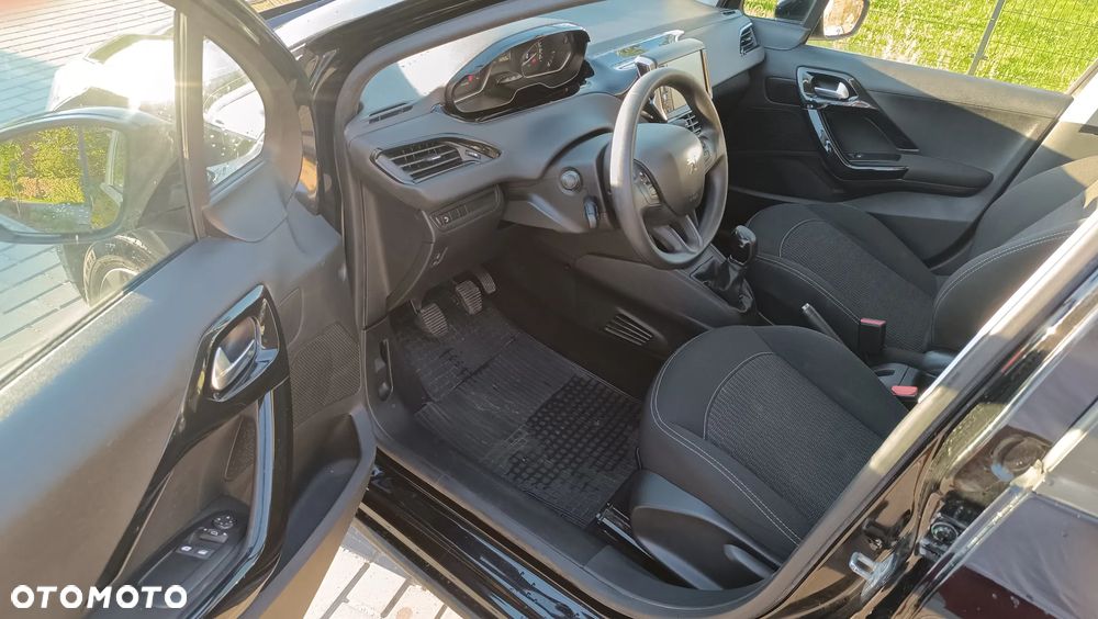 Peugeot 208 - 7