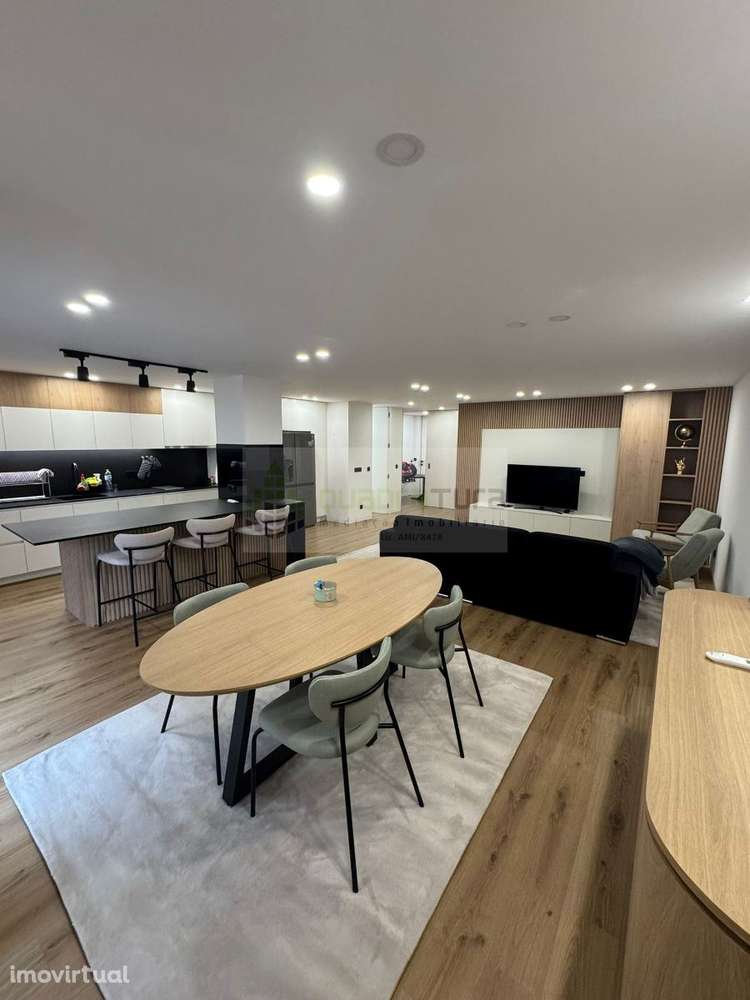 T3 Remodelado | Lugar de Garagem + Arrumo | Próximo ao Marquês - Grande imagem: 3/19