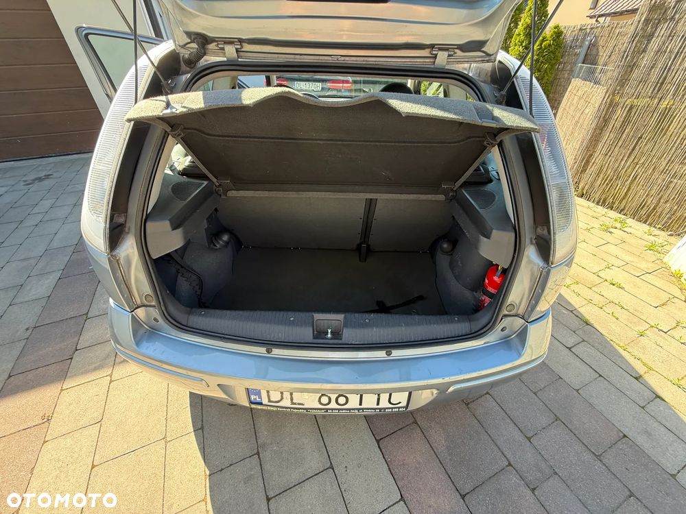 Opel Corsa 1.4 16V Sport - 15